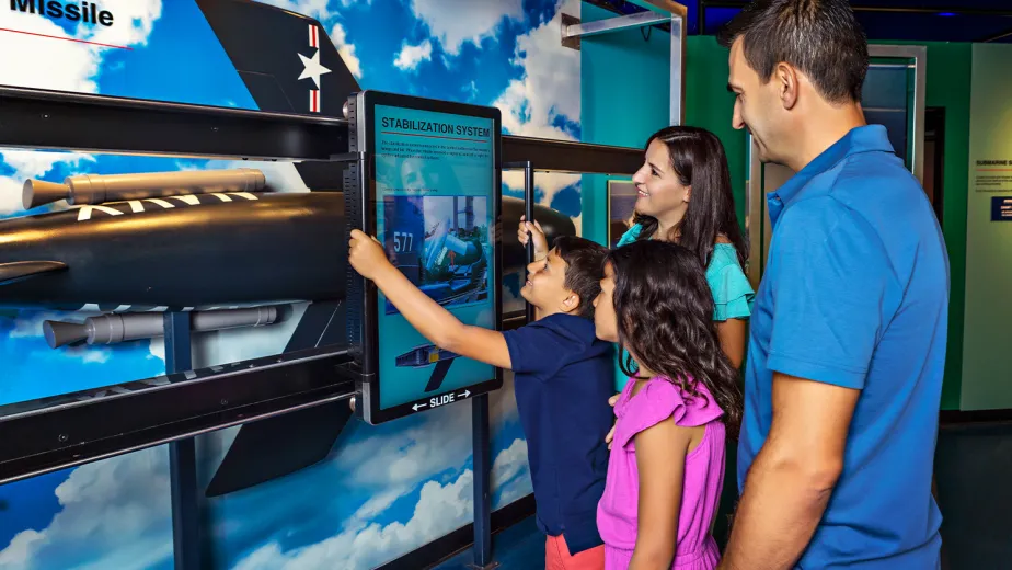 A family is looking at the Growler stabilization system